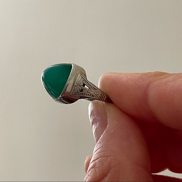 SOLD Antique Tiffany & Co 14k White Gold Sugarloaf Cabochon Chrysoprase Ring - Picture 8 of 12